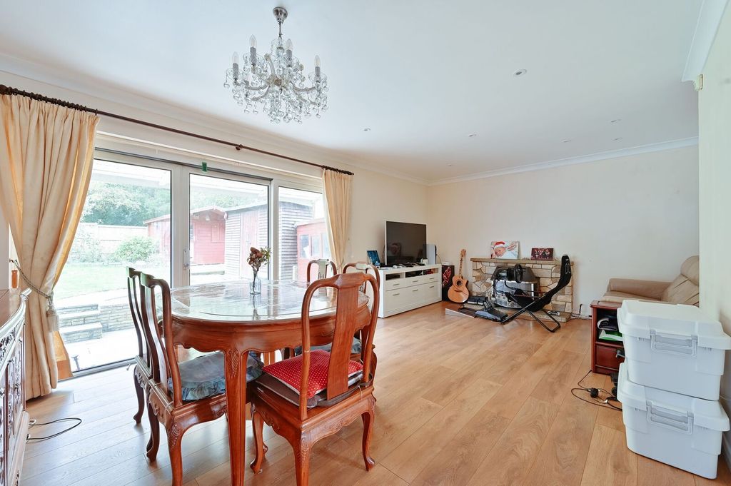 Property photo 3 of 23
