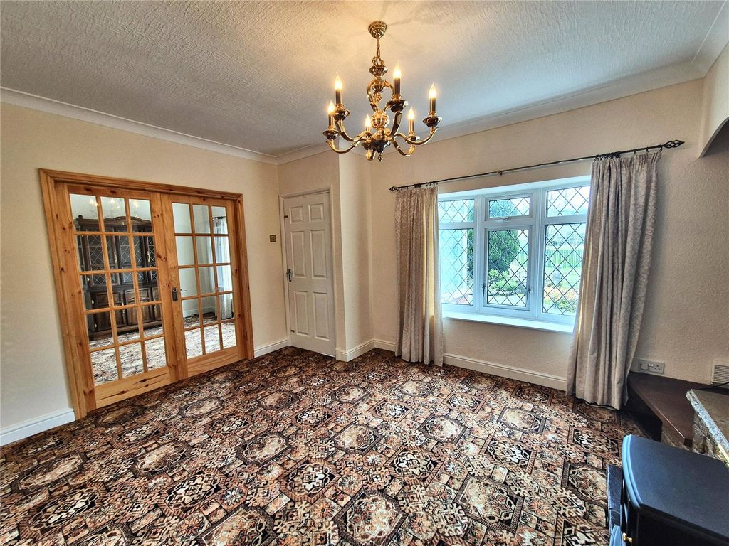 Property photo 2 of 21 Living Room