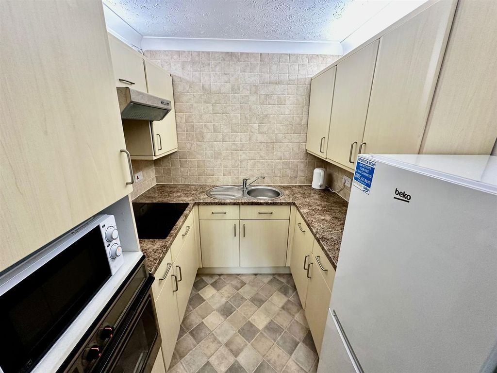 Property photo 2 of 13
