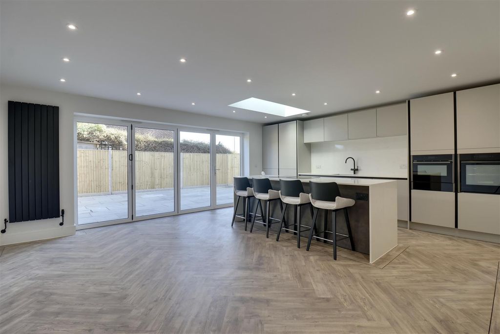 Property photo 1 of 35 227801Ae-E4Be-4Abf-B230-Abd7E8324914_1_201_A.Jpeg