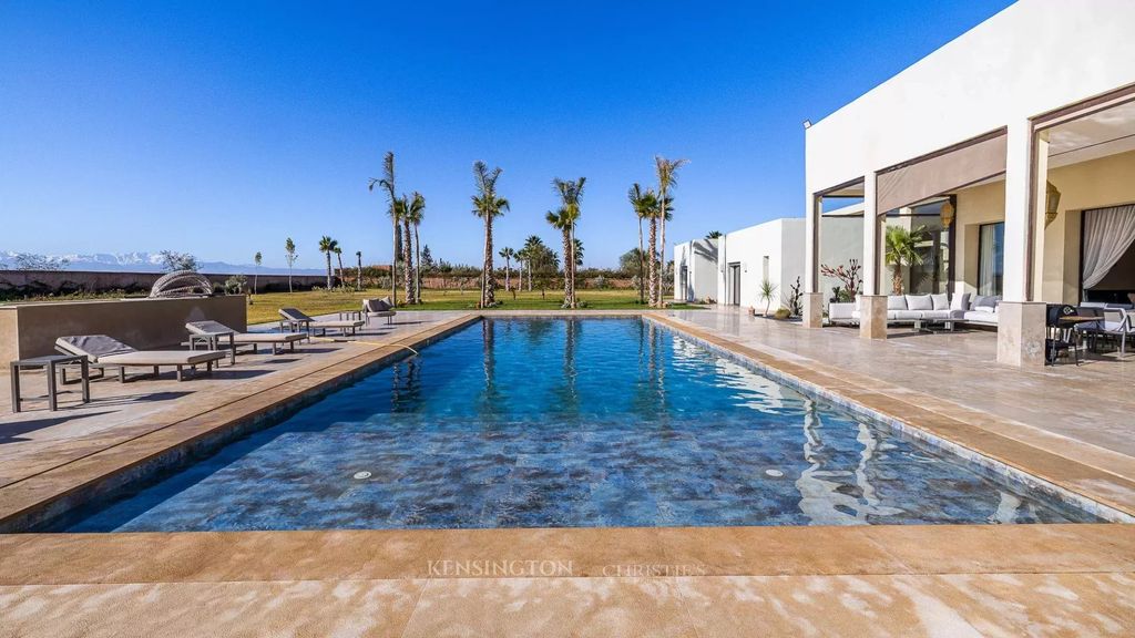 Property photo 2 of 40