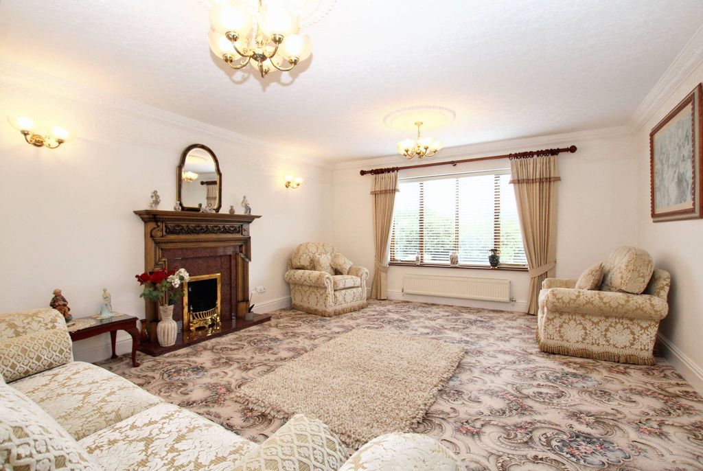 Property photo 3 of 38