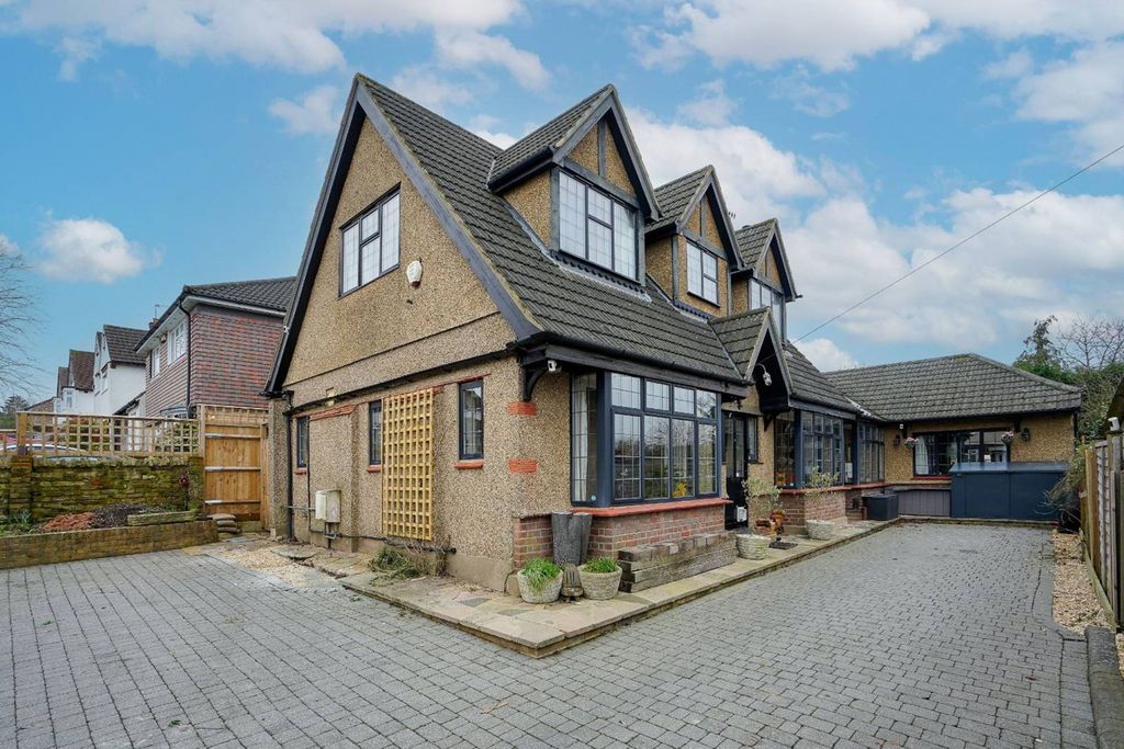 Property photo 1 of 42