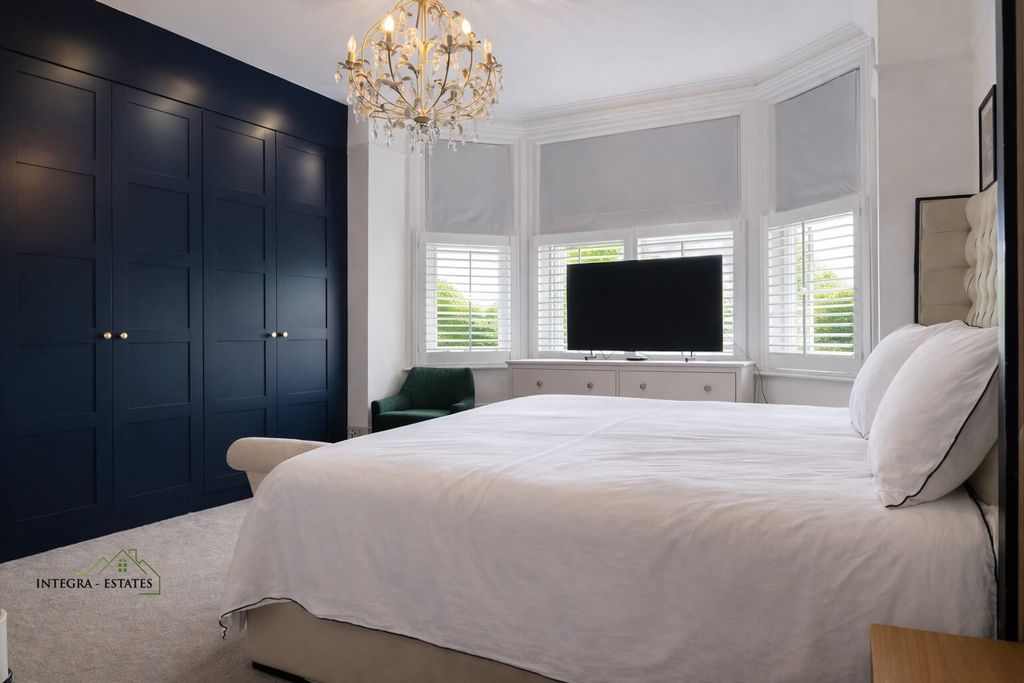 Property photo 3 of 22 Bedroom Master Blackheath Se3