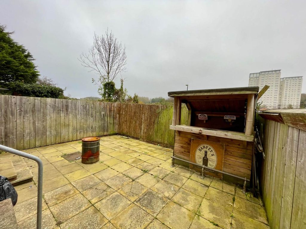 Property photo 3 of 7