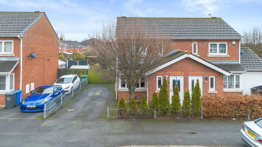 Property photo 2 of 23