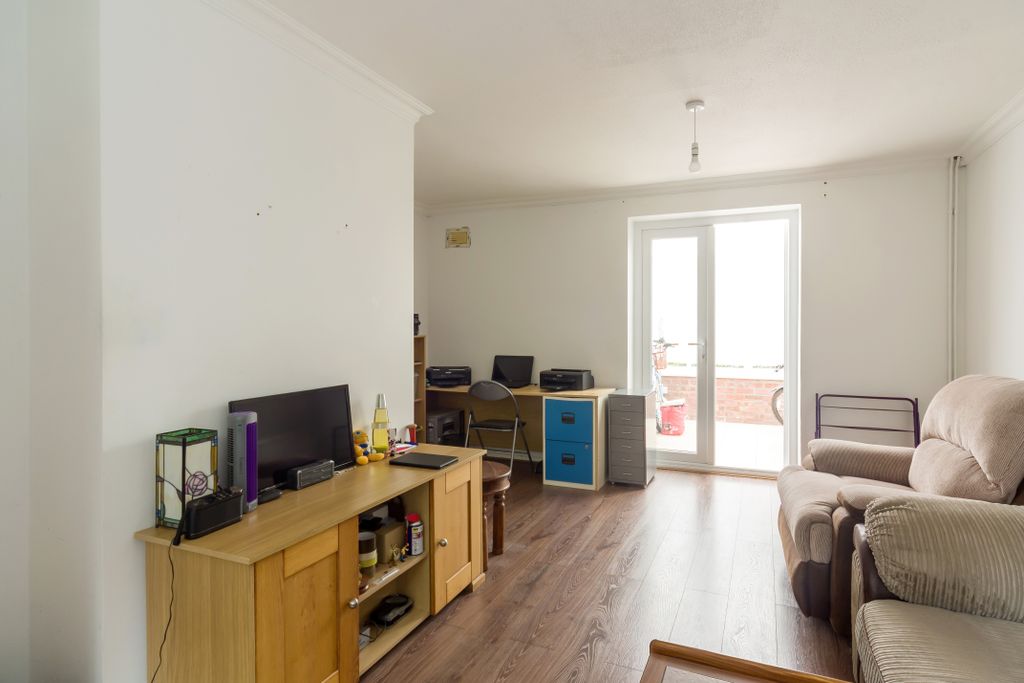 Property photo 3 of 37
