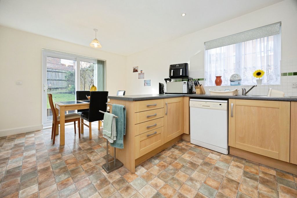 Property photo 2 of 30