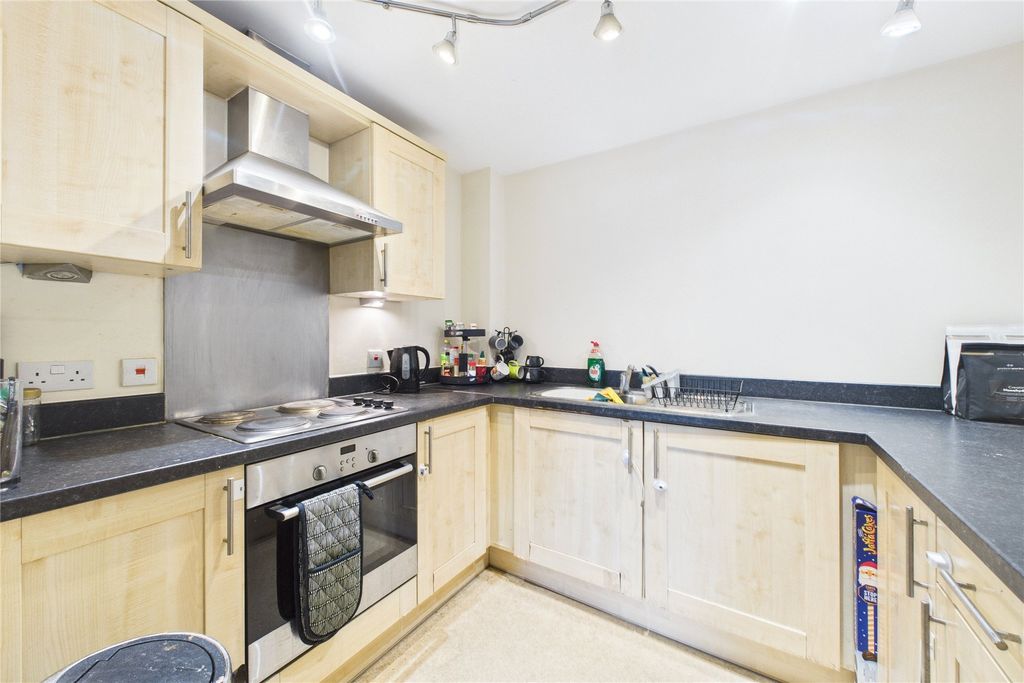 Property photo 3 of 8 Picture No. 25