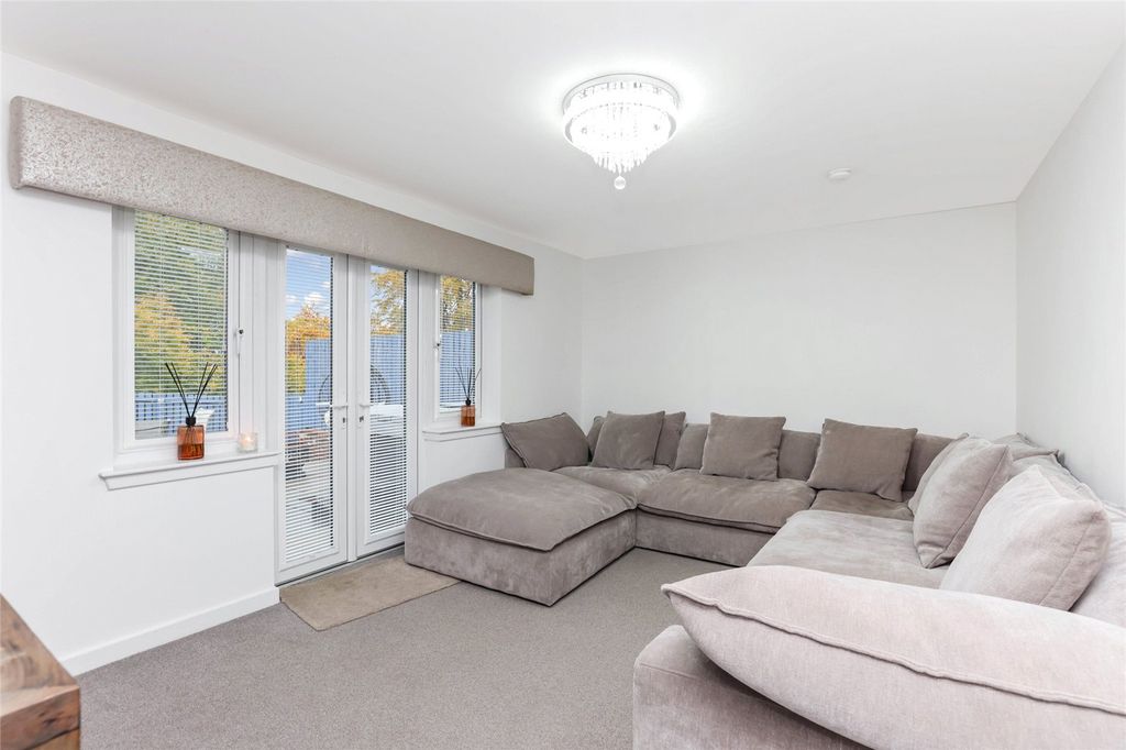 Property photo 2 of 22 Picture No. 04