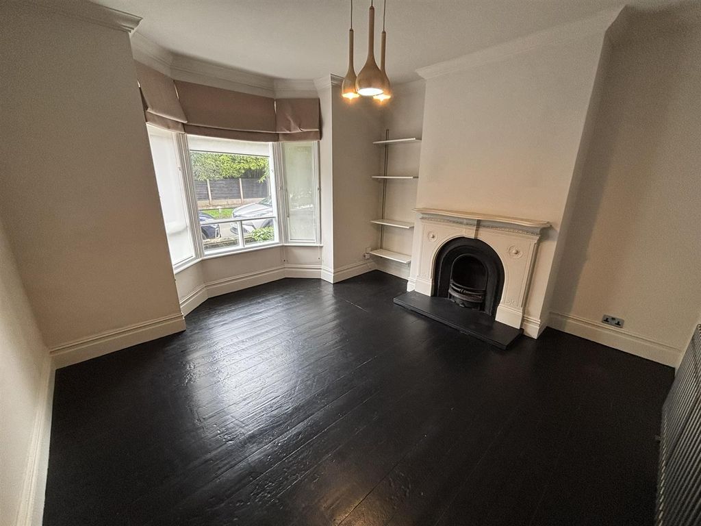 Property photo 2 of 29 Lounge