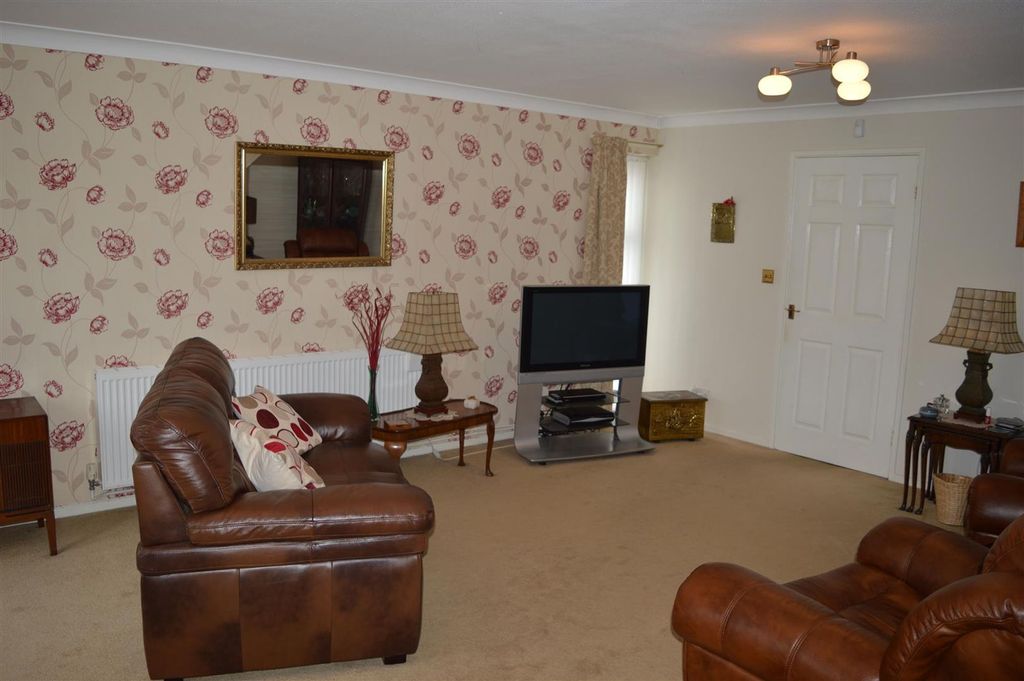 Property photo 3 of 8