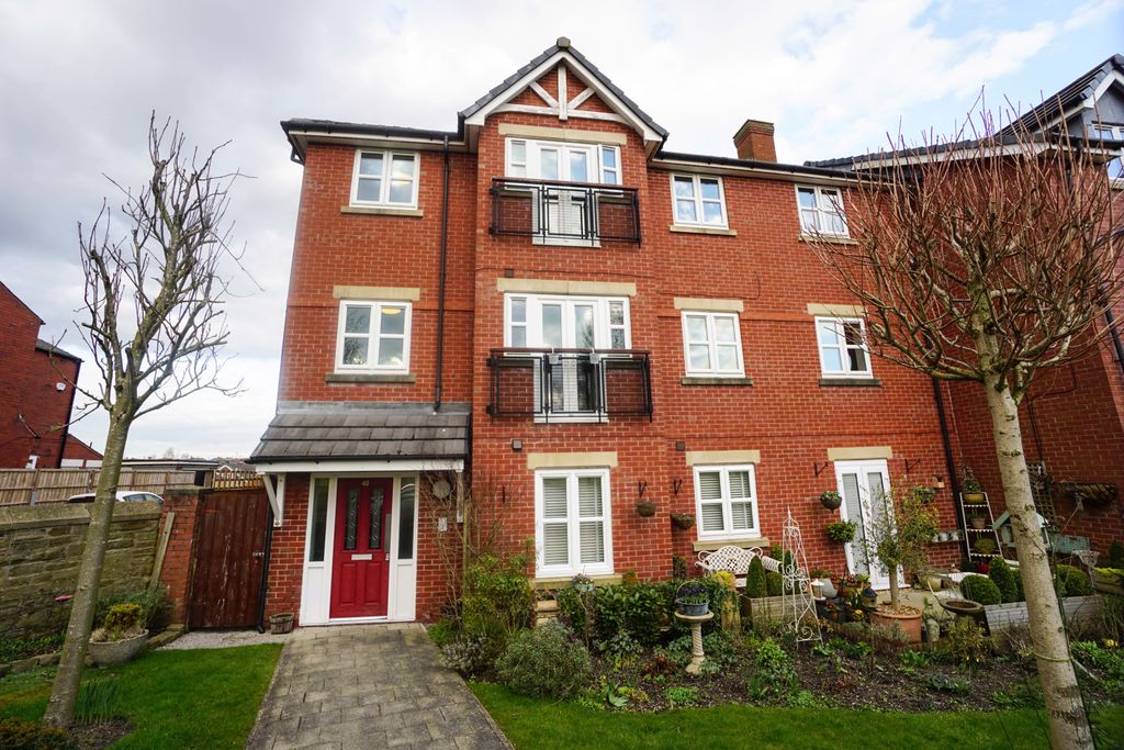 Property photo 1 of 9 Photo 8