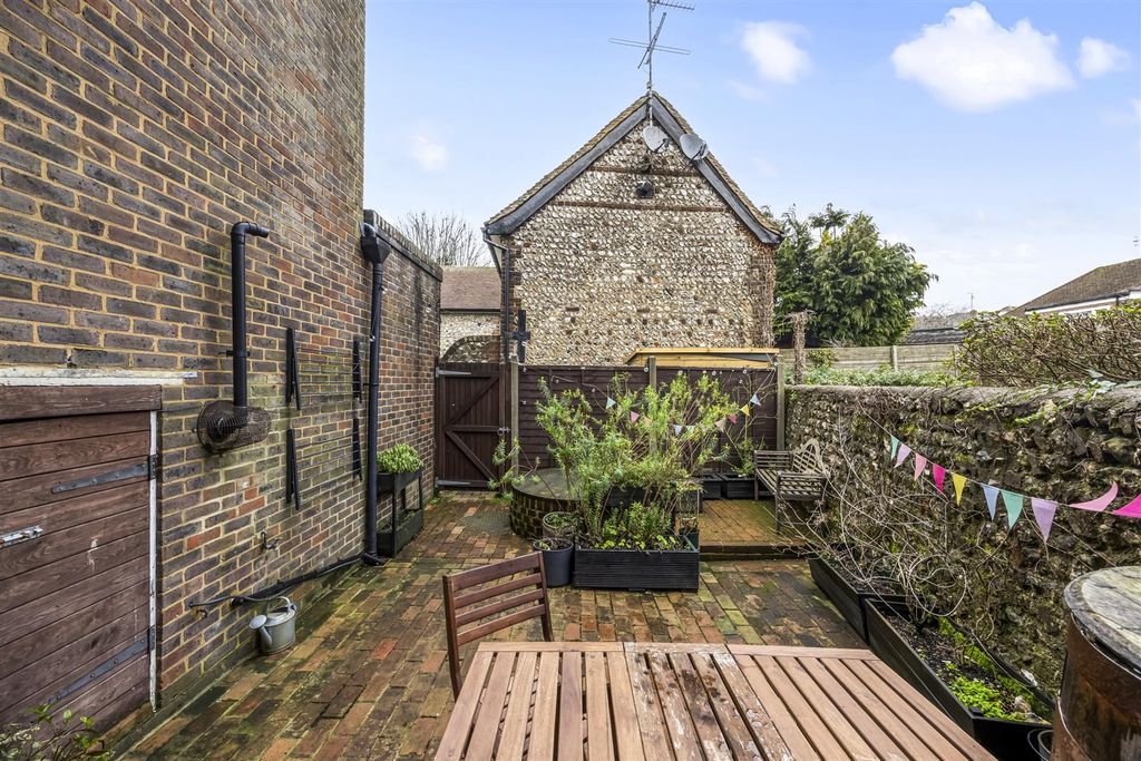 Property photo 2 of 12
