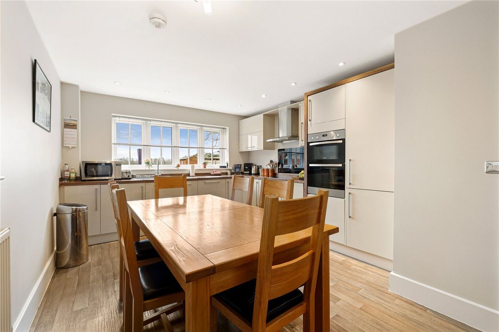 Property photo 2 of 26 Picture No. 14