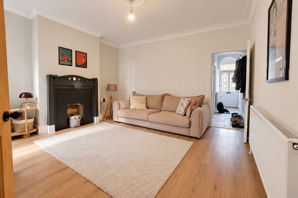 Property photo 2 of 18