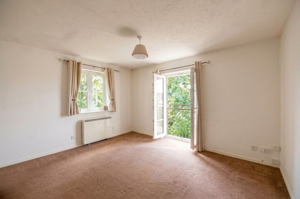 Property photo 2 of 9