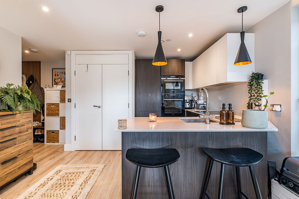 Property photo 3 of 24