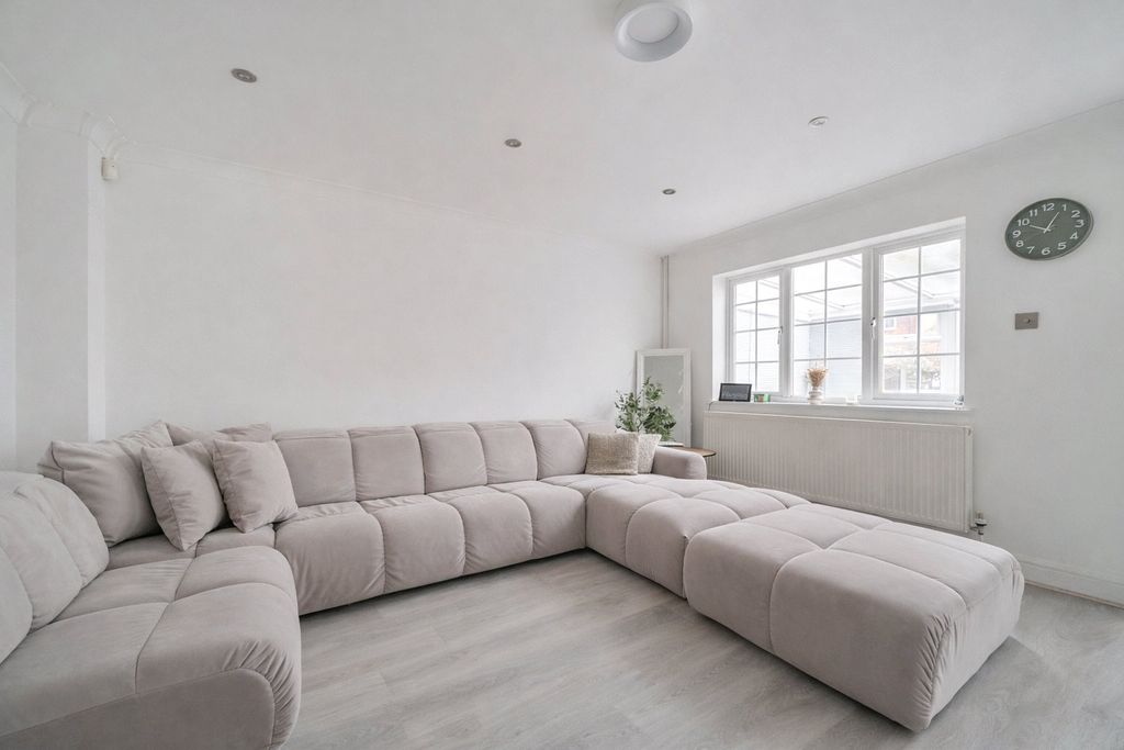 Property photo 2 of 16 Picture No. 45