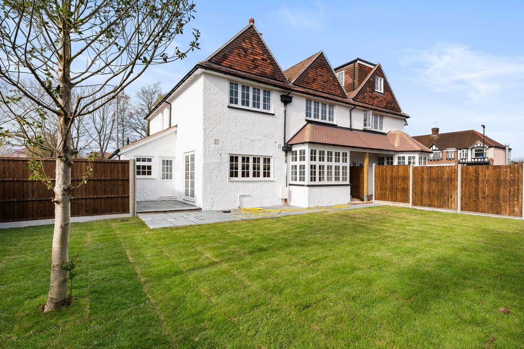 Property photo 1 of 35