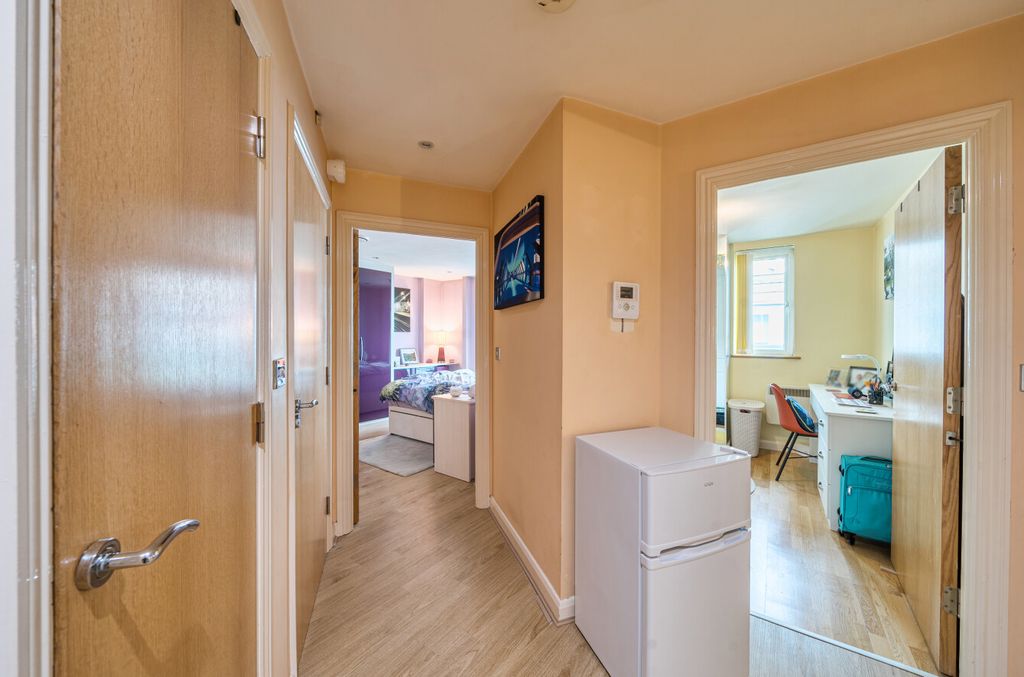 Property photo 2 of 20 1431842-20-69Bd47...