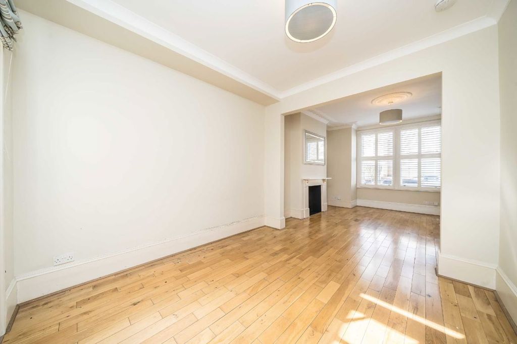 Property photo 2 of 7