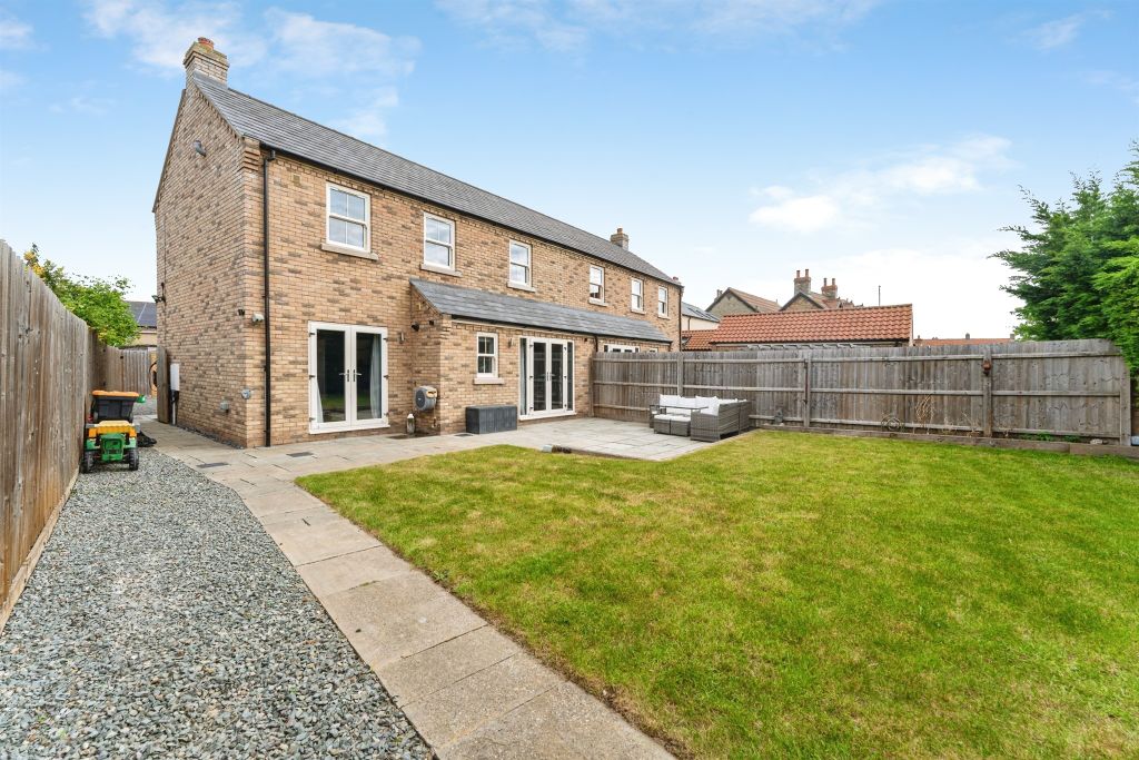 Property photo 2 of 23