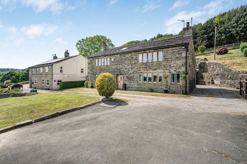 Property photo 1 of 40
