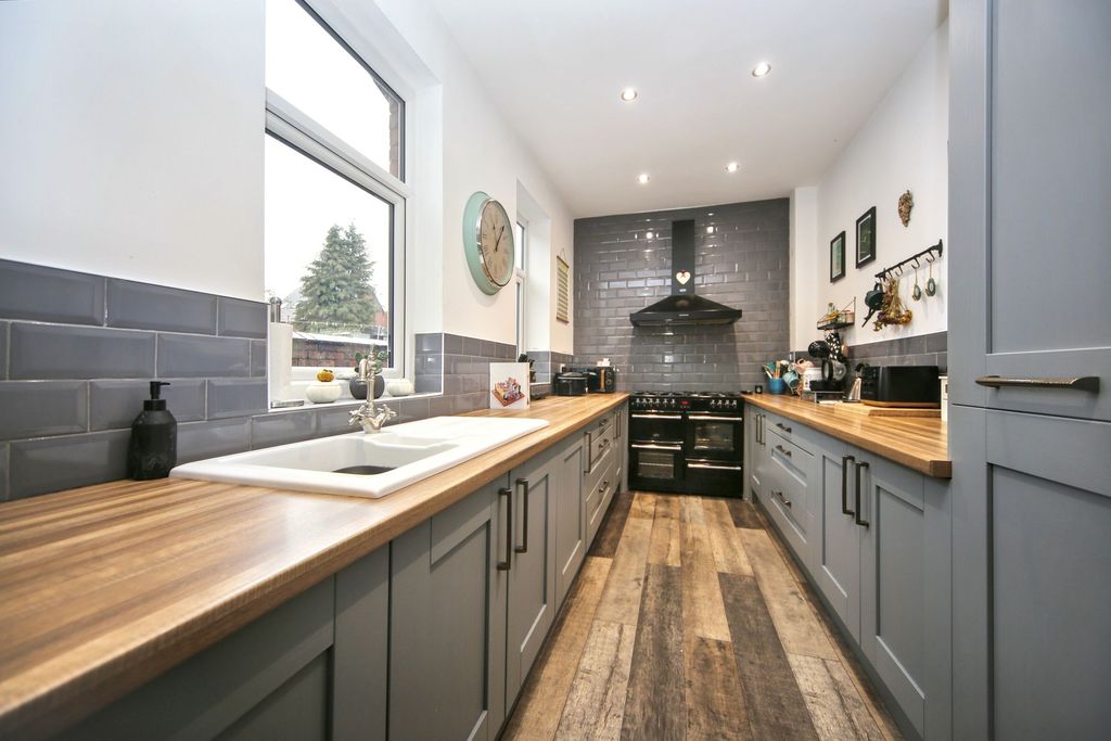 Property photo 3 of 24