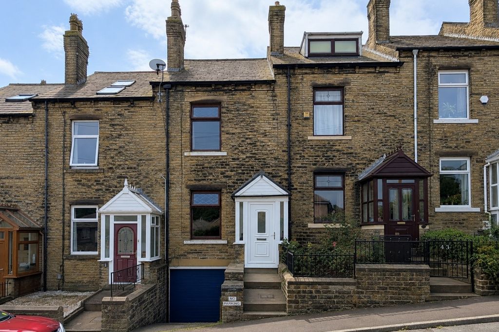 Property photo 1 of 10 Rayner Road Ewemove Brighouse (3)