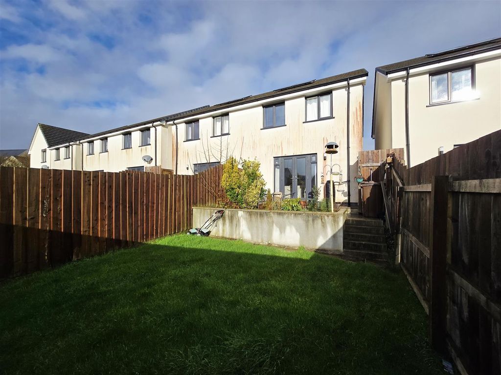 Property photo 3 of 17 Garden