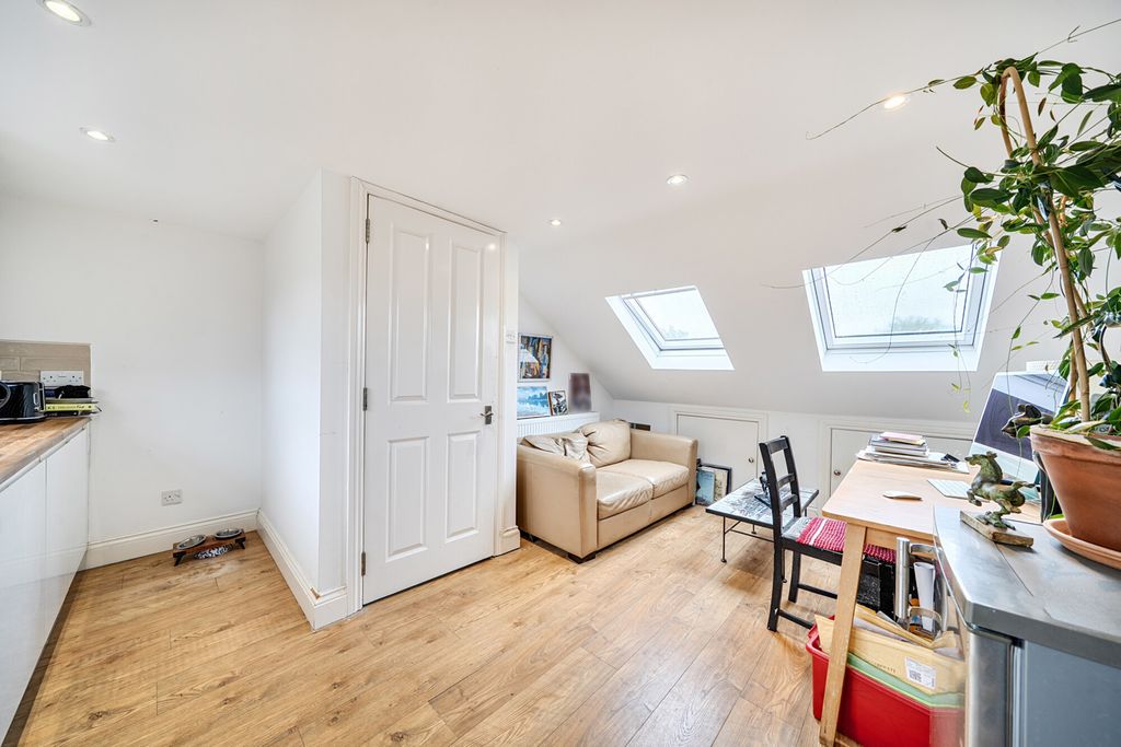 Property photo 3 of 18 1470324-8-6A2014B...