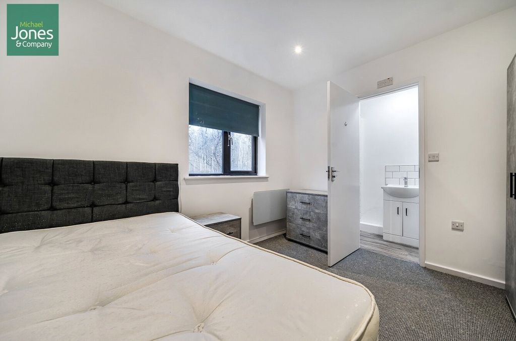 Property photo 3 of 12 Picture No. 18