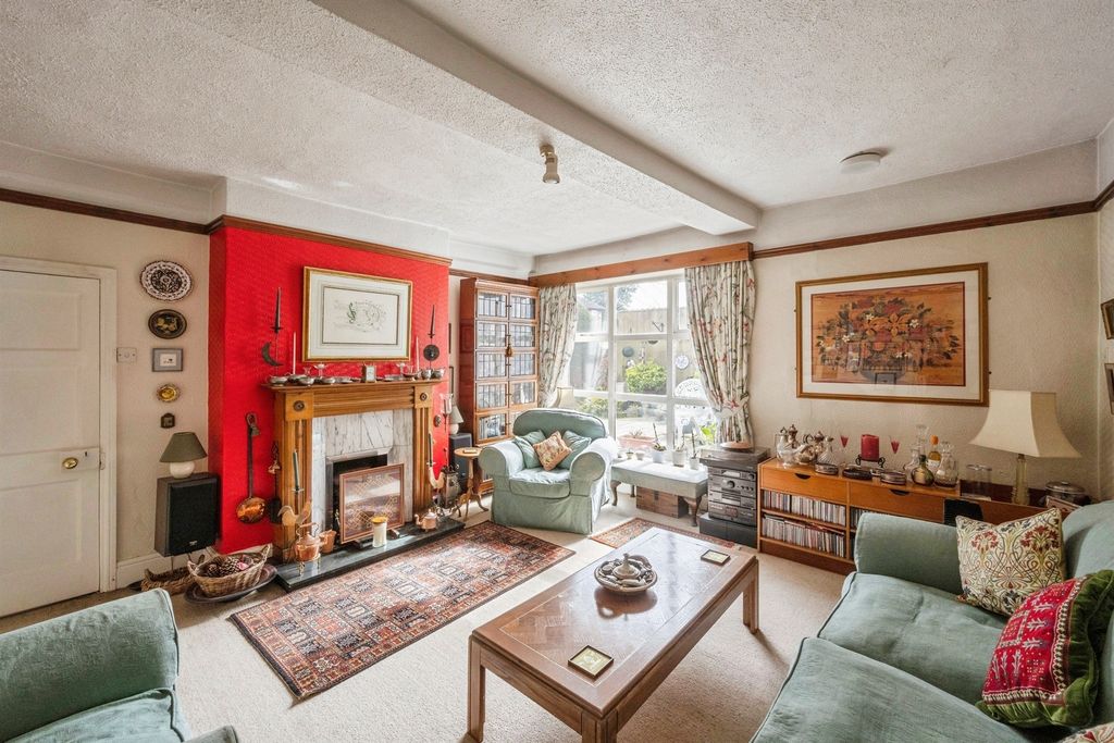 Property photo 3 of 18