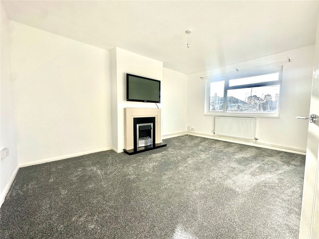 Property photo 3 of 9 Picture No. 06