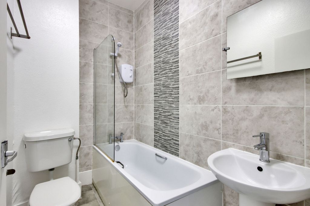 Property photo 3 of 6 Gallery