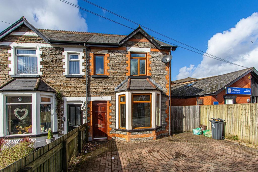 Property photo 1 of 14 Heol Hir 11-26.Jpg