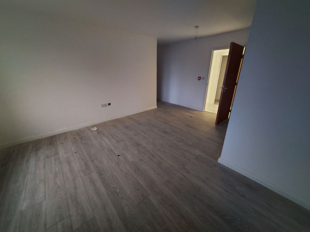 Property photo 1 of 5 Living Room