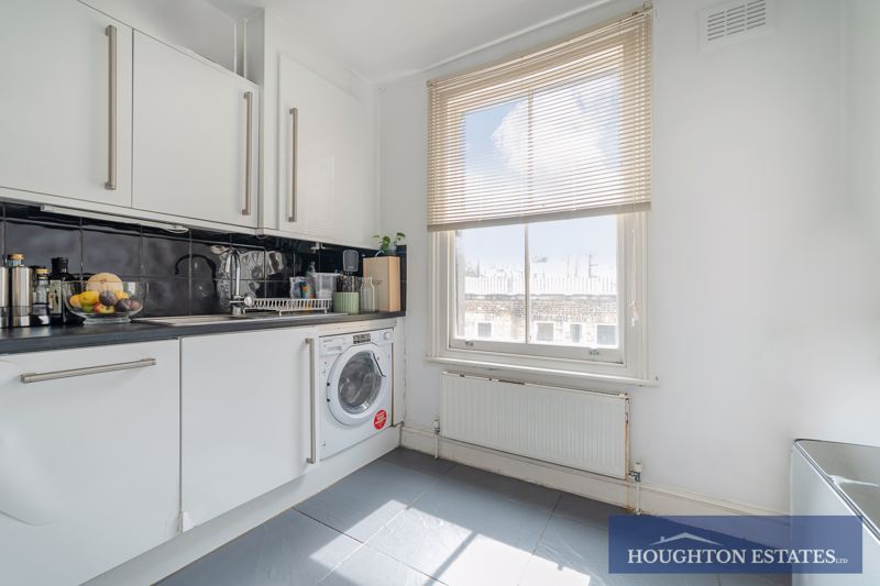 Property photo 3 of 10 Photo 3