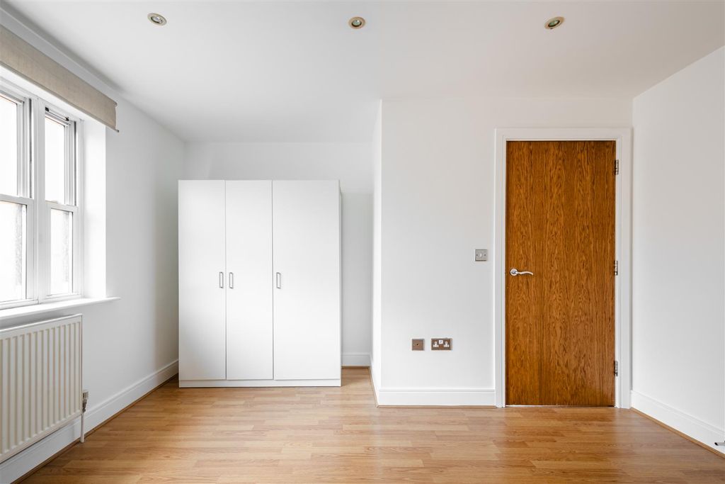Property photo 3 of 10 Sandringham Rd 103 - Low Res 10