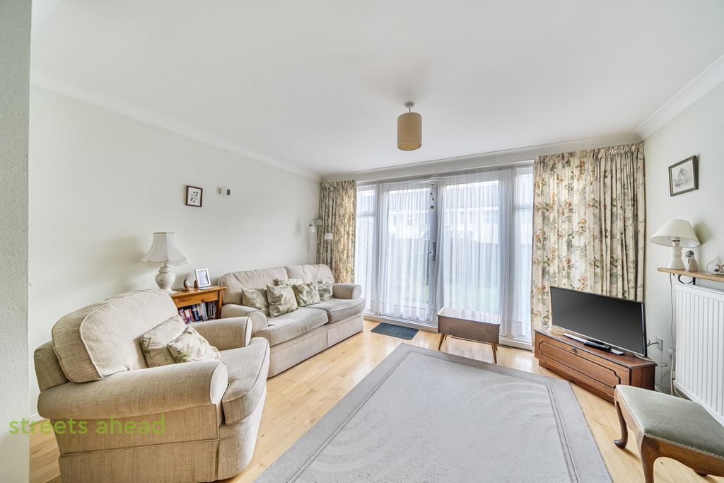 Property photo 2 of 15 d4E1B21c-20cc-482...