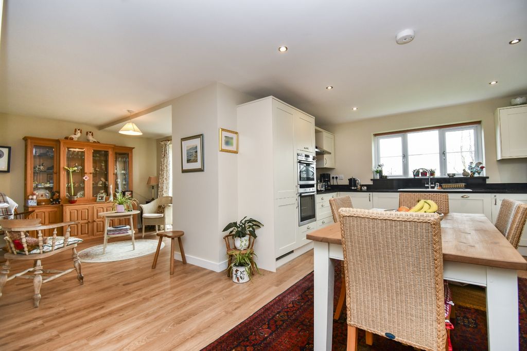 Property photo 3 of 21 Pbox-Img.Jpg