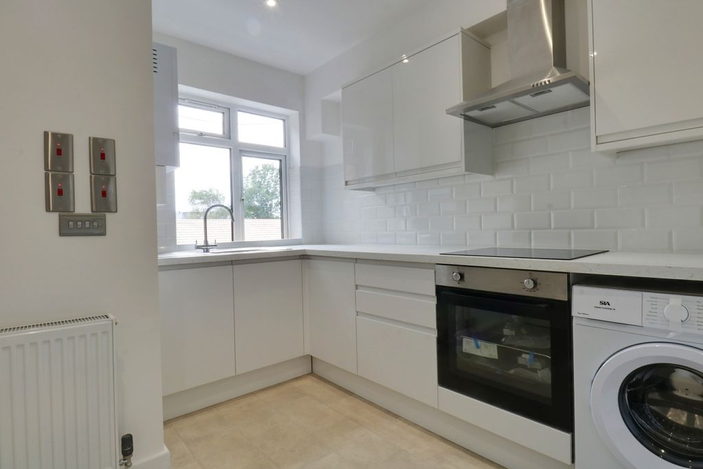 Property photo 2 of 4 4882422