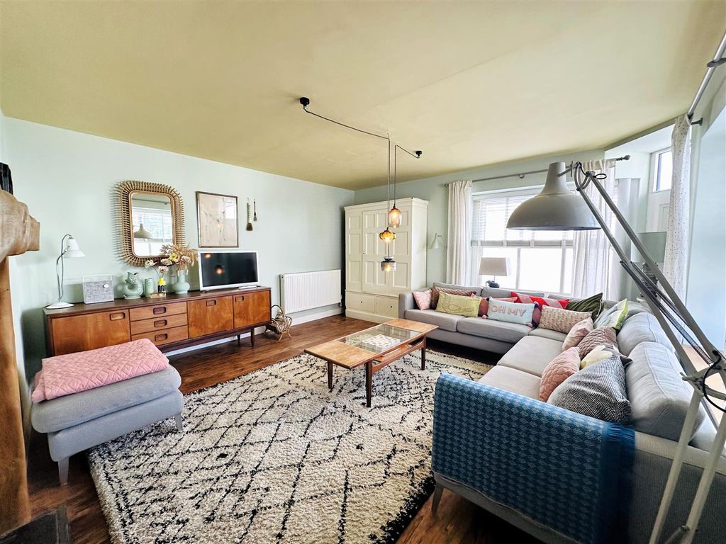 Property photo 1 of 26