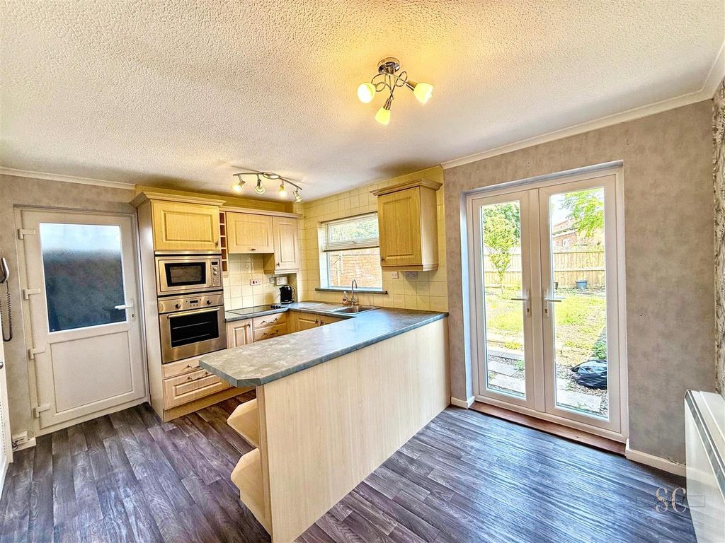 Property photo 3 of 9 Kitchen Diner.Jpg