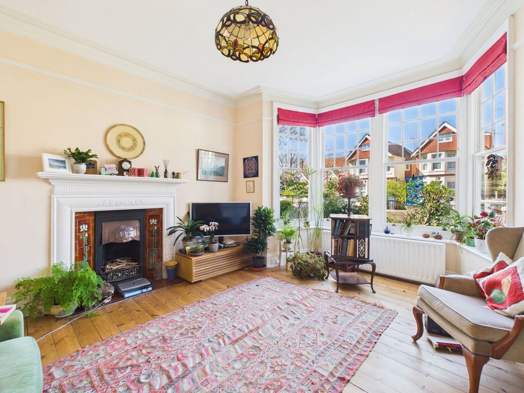 Property photo 3 of 21