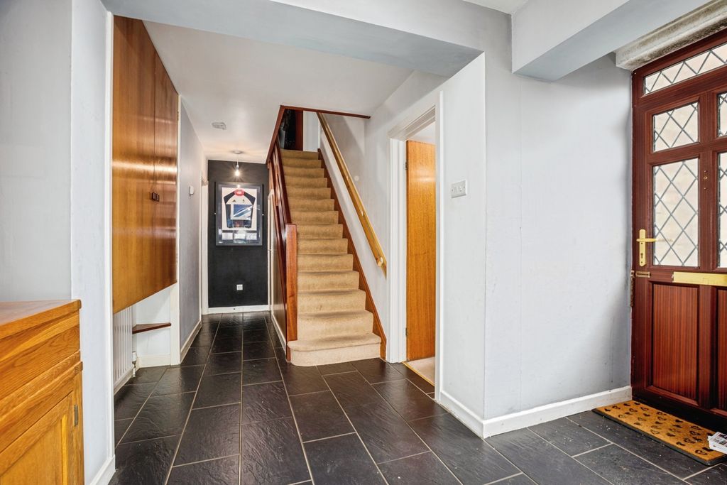 Property photo 3 of 28 Pbox-Img.Jpg