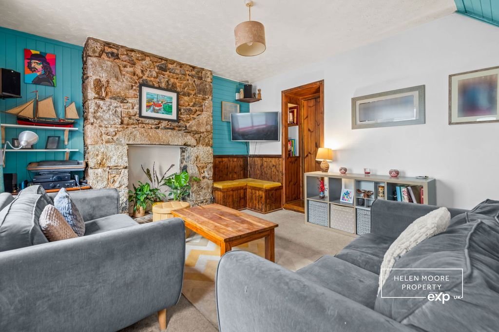 Property photo 2 of 13