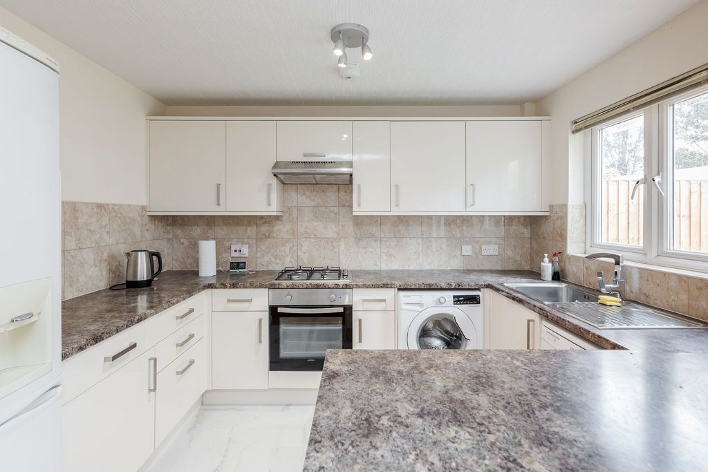 Property photo 3 of 29