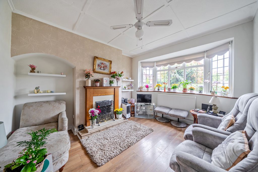 Property photo 2 of 17 1469245-10-6A1d49...